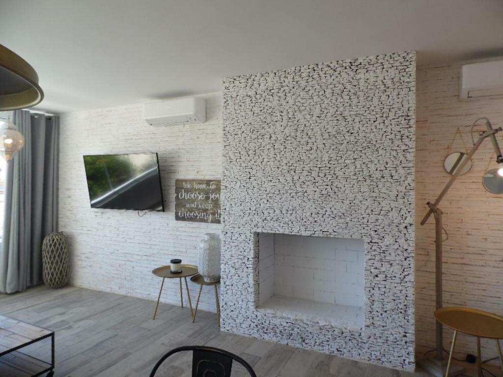 בנאלמדנה Apartamento Windsor מראה חיצוני תמונה